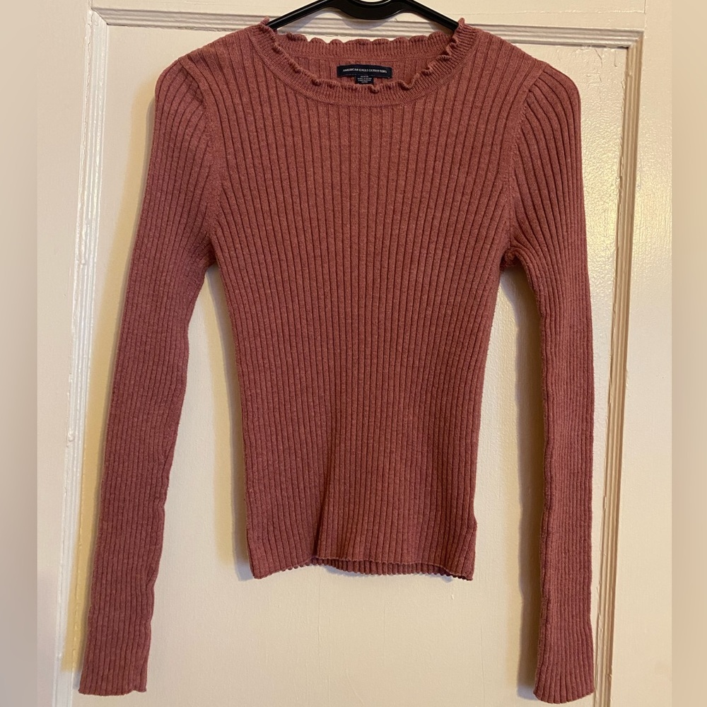 American Eagle Outfitters Stretchy mauve long sleeve lettuce cut shirt Size M